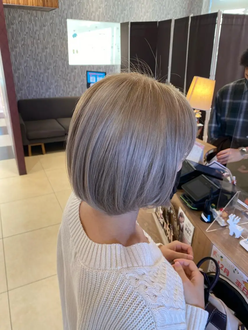 カラー ブリーチ fifth リュウセイのヘアスタイル