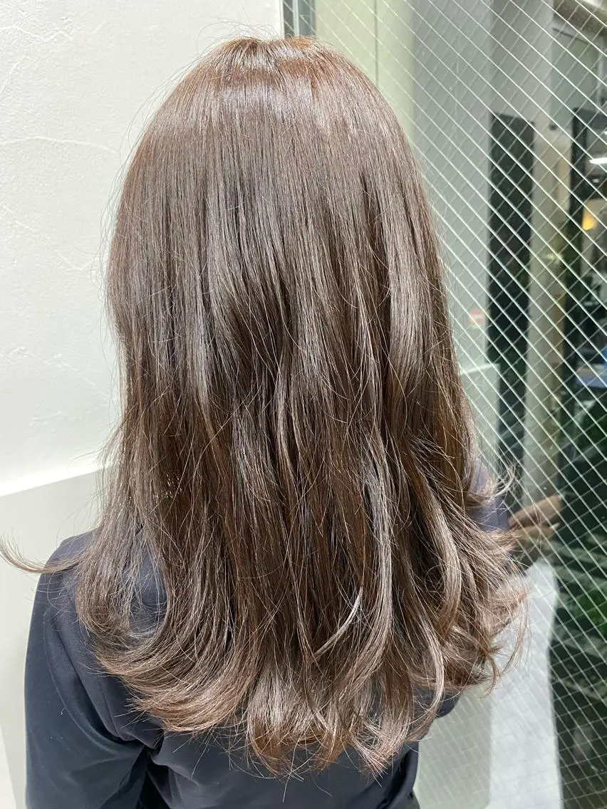 ロング レイヤーカット ロング シャギー カット ヘアカラー トリートメント 目黒 碧人のヘアスタイル