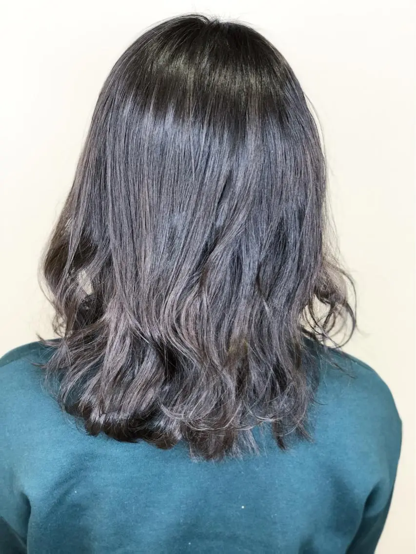 ミディアム カラー ブリーチ グレージュ イルミナカラー ブリーチなしカラー バイオレットカラー 門田 恭弥のヘアスタイル