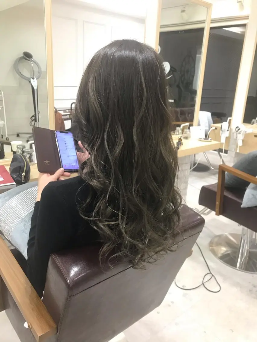 セミロング カラー アッシュ アッシュグレー ハイライトカラー ハイライト マンツーマン/透明感 foi hairのヘアスタイル