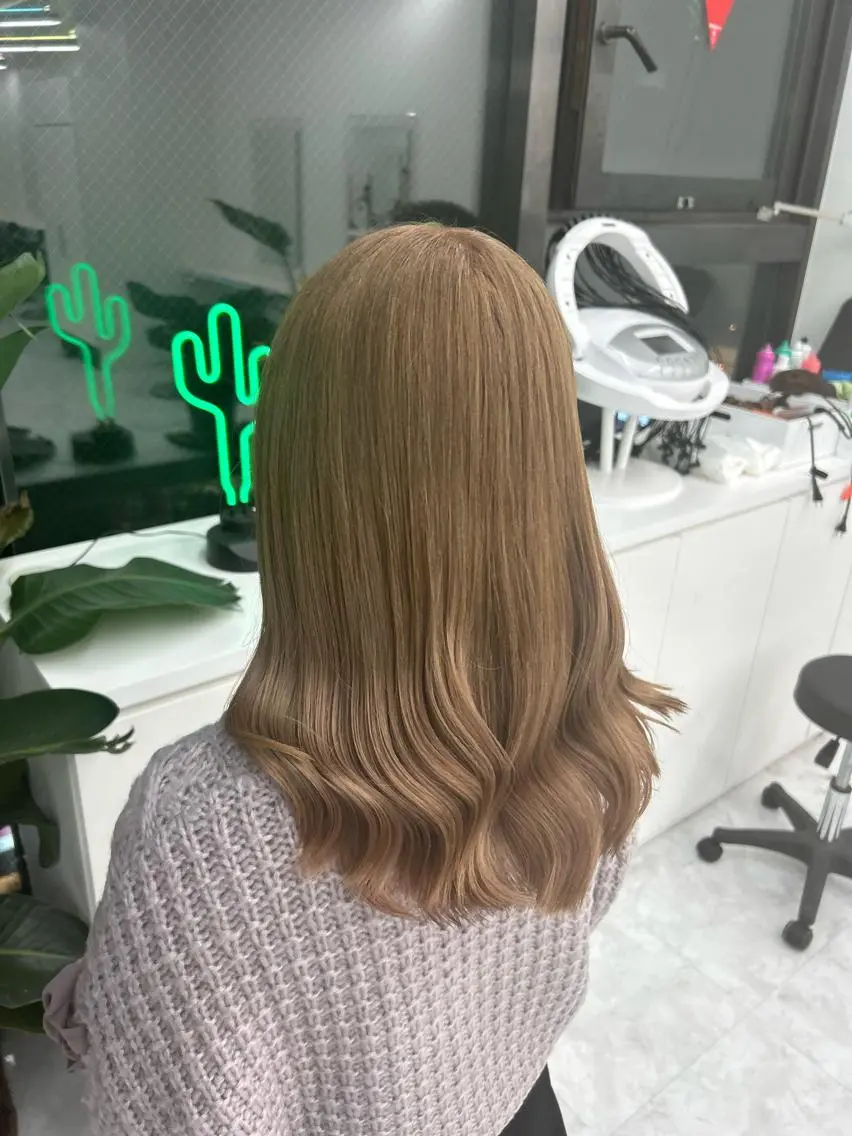 セミロング カラー ヘアアレンジ ヘアカラー トリートメント ブリーチなしの達人 🌈KAITOのヘアスタイル