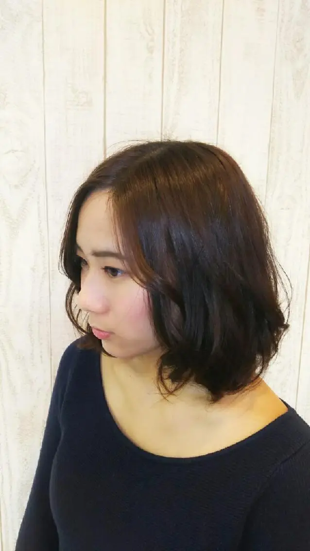 ミディアム カラー 切りっぱなしボブ ピンクカラー ボブ 脇田 雄大のヘアスタイル