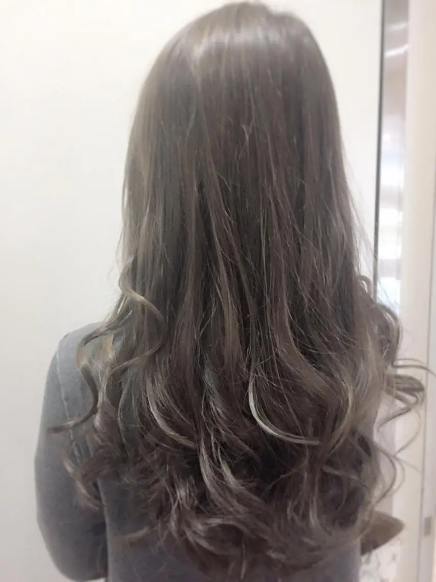 セミロング カラー グレージュ 外国人風カラー 縮毛矯正×髪質改善 店長　DAITOのヘアスタイル