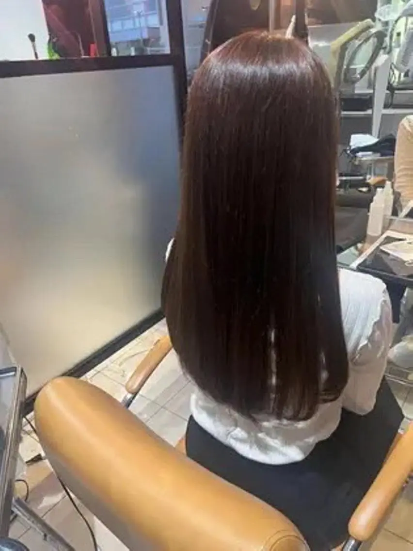 ロング カラー ブリーチ ブリーチなしカラー ロング 小嶺 歩夏のヘアスタイル