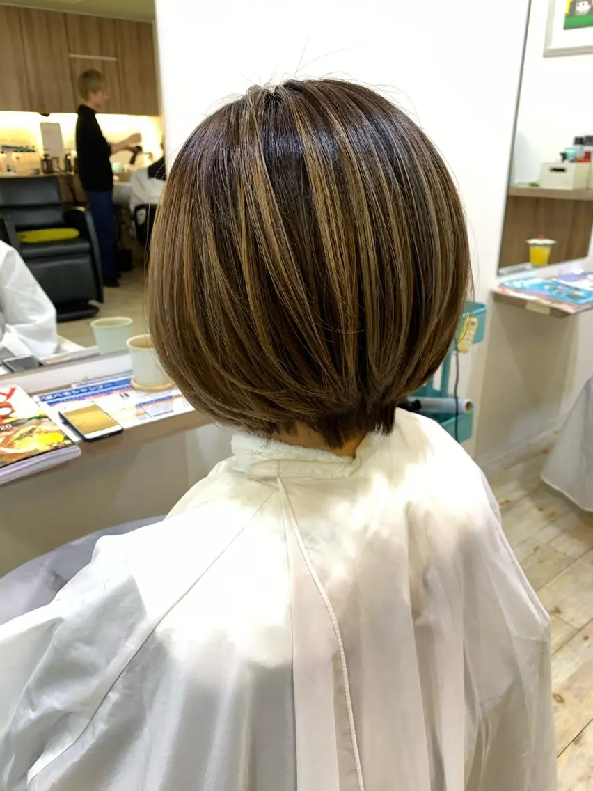 ショート レイヤーカット カット ヘアカラー くわやま まさきのヘアスタイル