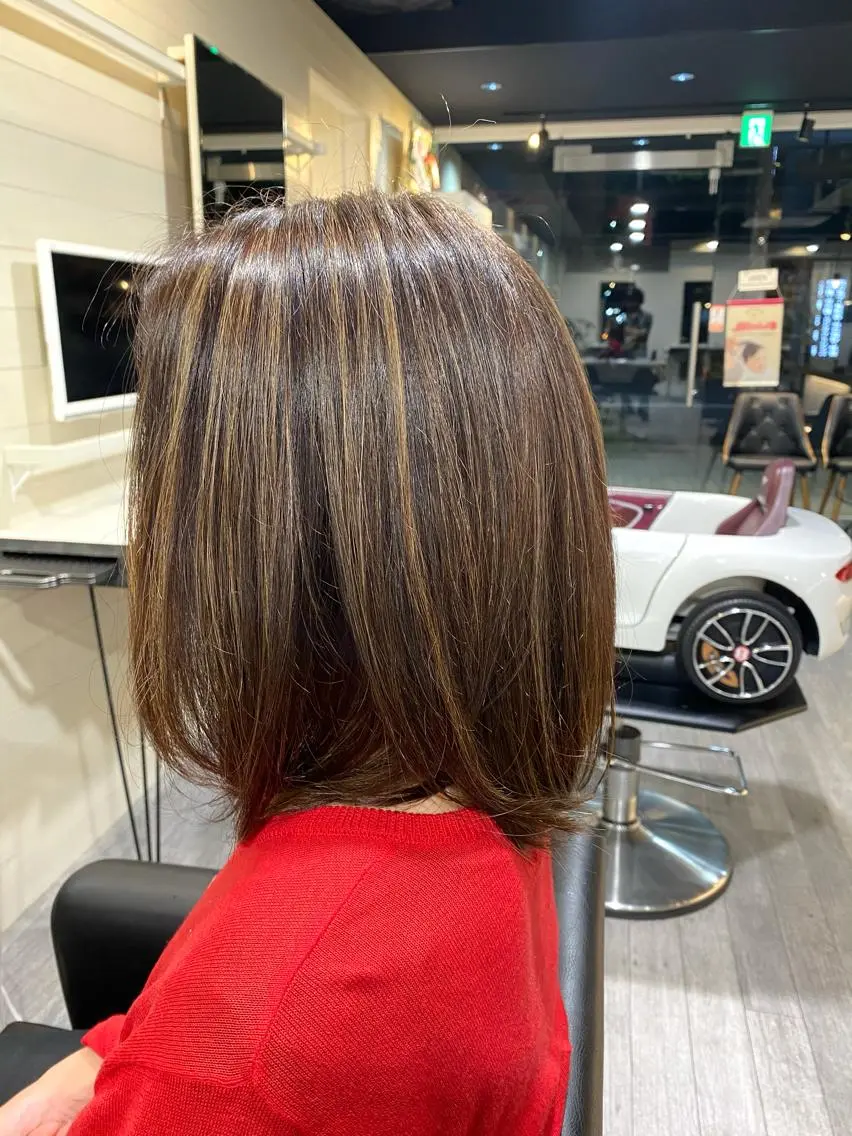 ミディアム ハイライト 髪質改善 韓国風ヘア レイヤーカット トリートメント ヘアカラー 先着1名様限定 カット無料のヘアスタイル