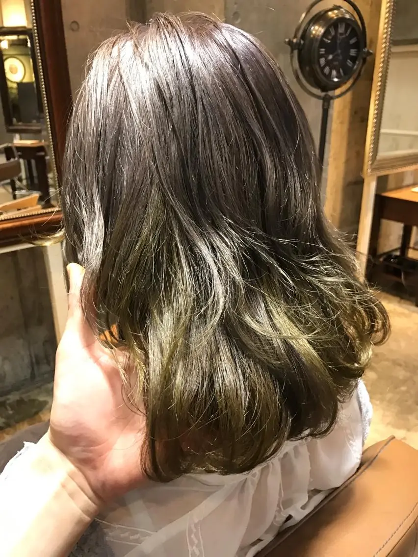 ミディアム カラー パーマ ヘアアレンジ メンズ キッズ ネイル マツエク・マツパ イエローカラー 黄色 サロンドミルク 原宿のヘアスタイル