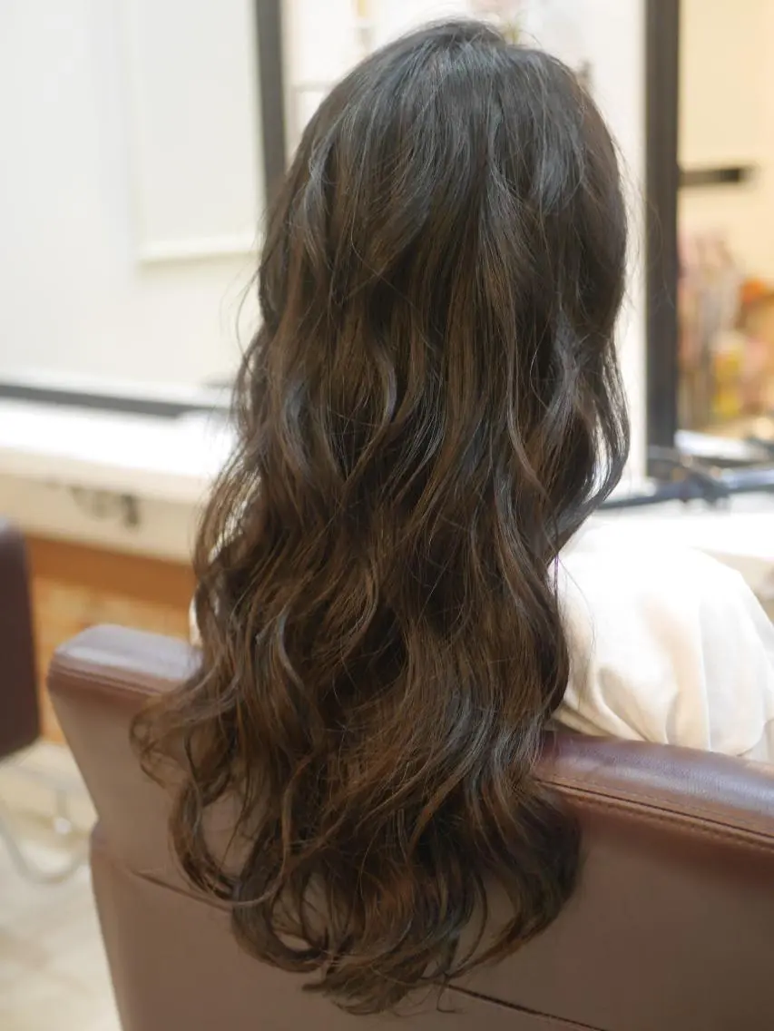 ロング カラー Lucet byNYNYのヘアスタイル