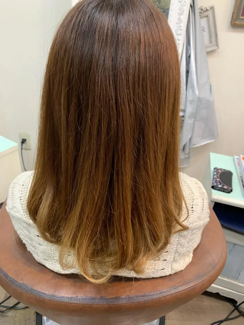 ミディアム 川畑 花菜のヘアスタイル