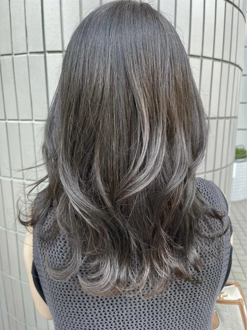 セミロング カラー 顔まわりレイヤー 顔周りカット 韓国風ヘア レイヤーカット カット ヘアカラー トリートメント Zina天王寺 CHIAKIのヘアスタイル