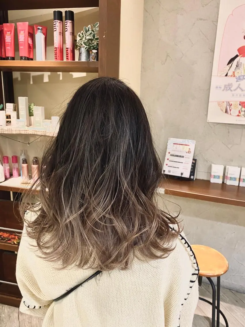 ミディアム レイヤーカット 日野 和也のヘアスタイル