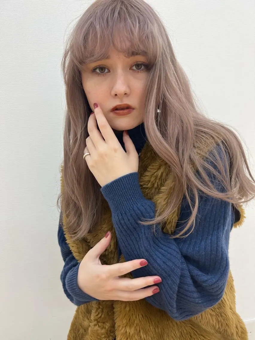 ロング カラー 鷺谷 玲奈のヘアスタイル