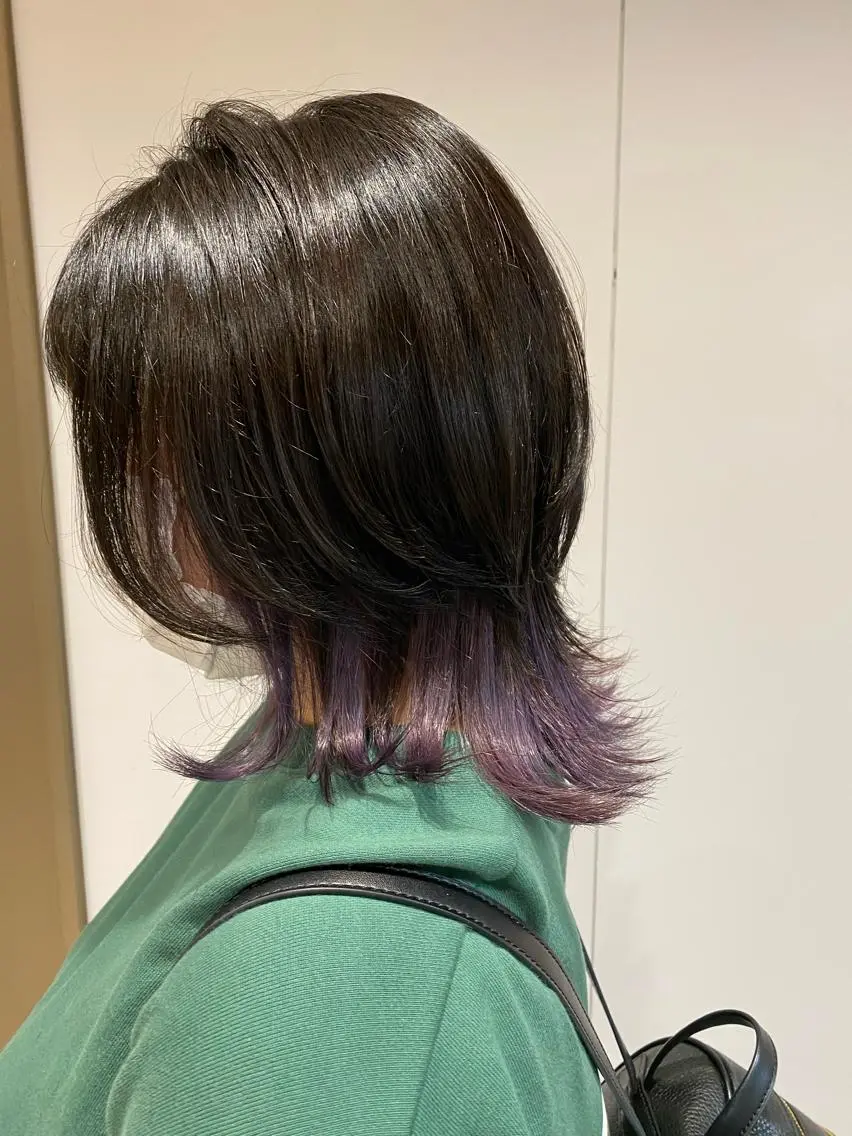 ミディアム カラー インナーカラー パープルカラー ウルフカット カット ヘアカラー 髪質改善推し 巽のヘアスタイル