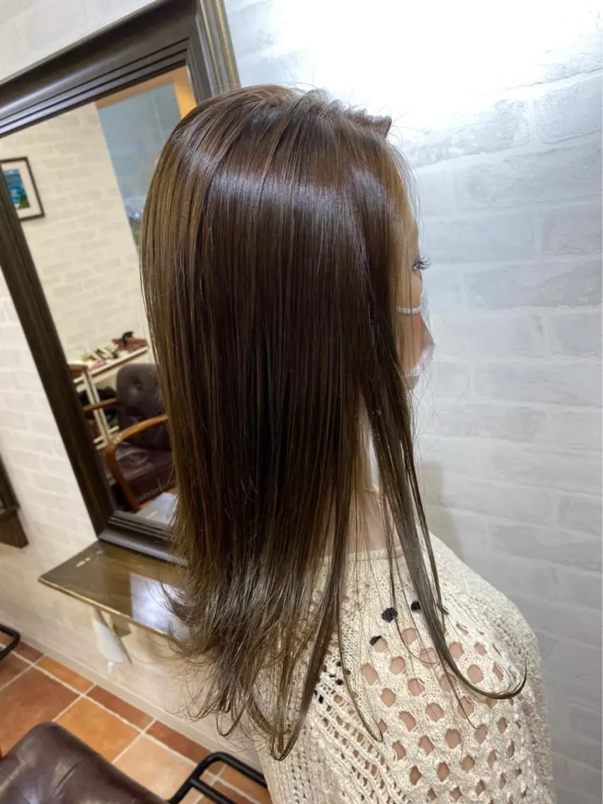 セミロング レイヤーカット 大澤 唯のヘアスタイル