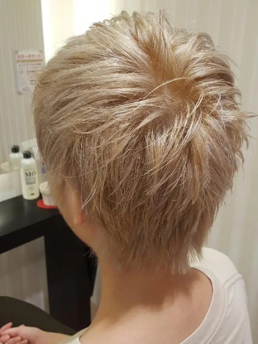 ショート ベリーショート アッシュ ショートヘア 秋山 幸太のヘアスタイル