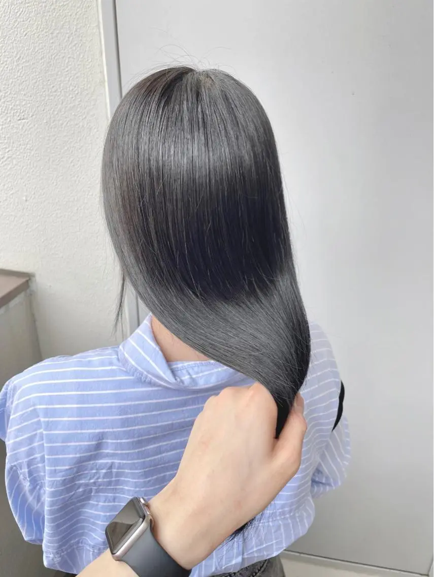 ロング カラー 黒髪 ブルーカラー ブルーブラック 透明感カラー カット ヘアカラー トリートメント ヘッドスパ ヘアセット ベージュカラー💖 やすひろのヘアスタイル