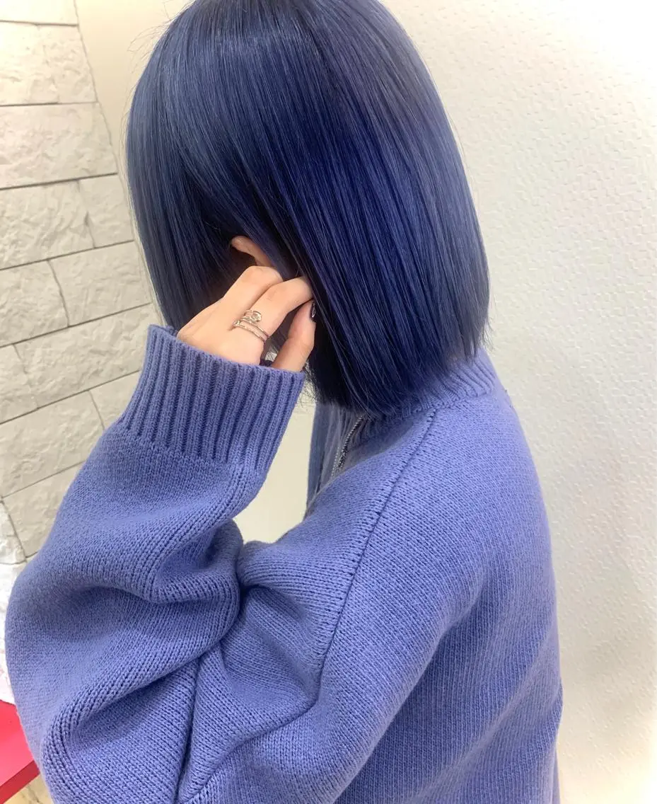 ミディアム アッシュ カット 今村公介 ブリーチ特化、派手髪のヘアスタイル