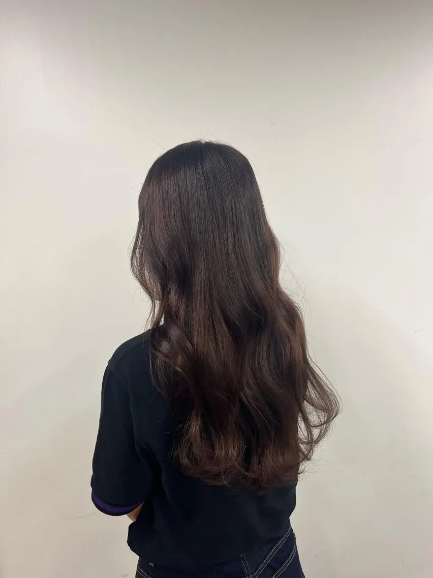 ロング 西村 愛花のヘアスタイル