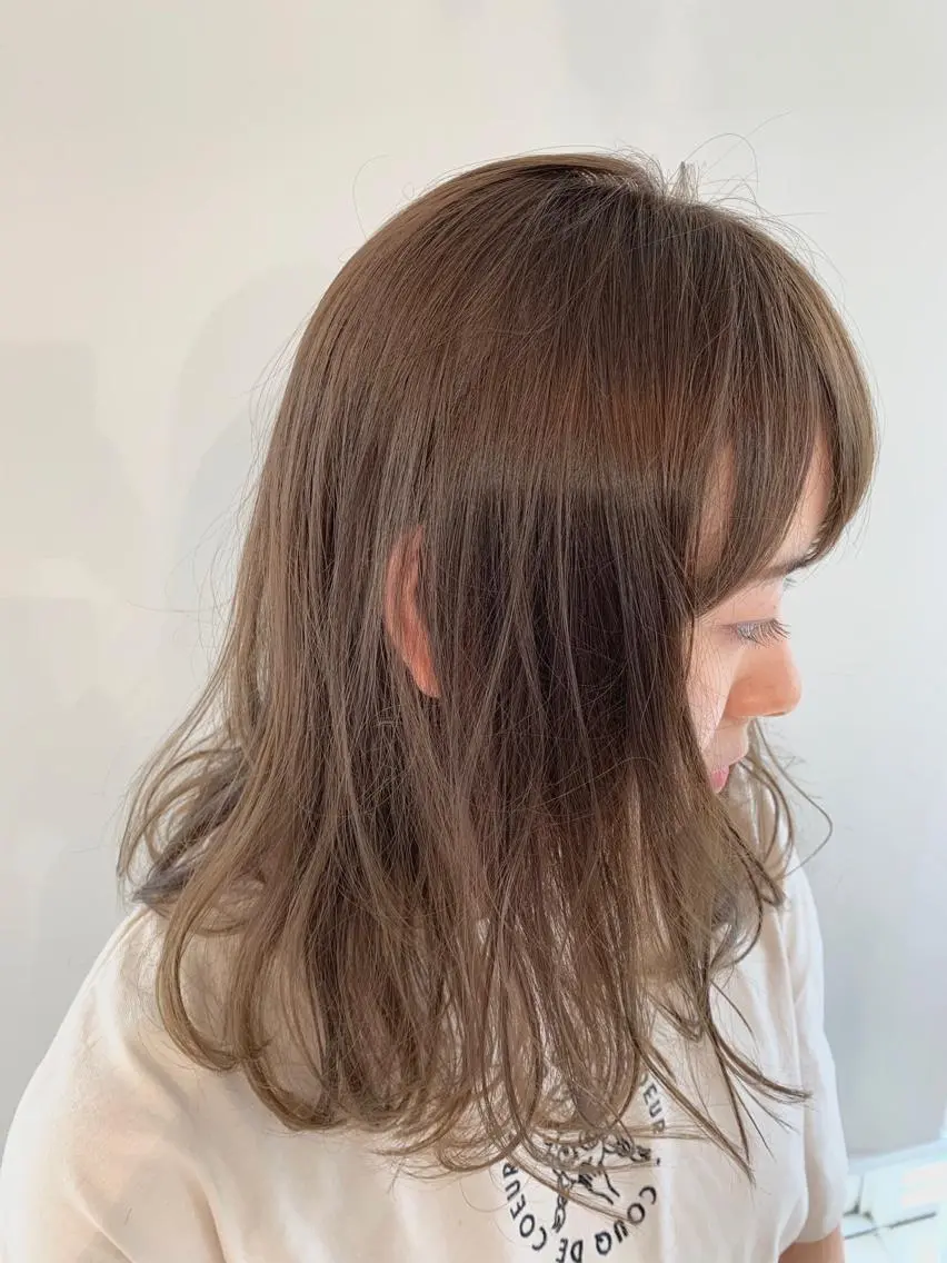 セミロング カラー パーマ ヘアアレンジ ベージュカラー 加藤 綾華のヘアスタイル