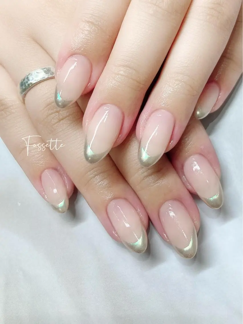 ネイル オーロラネイル フレンチネイル ミラーネイル ハンドネイル nailsalon Fossetteのネイルデザイン