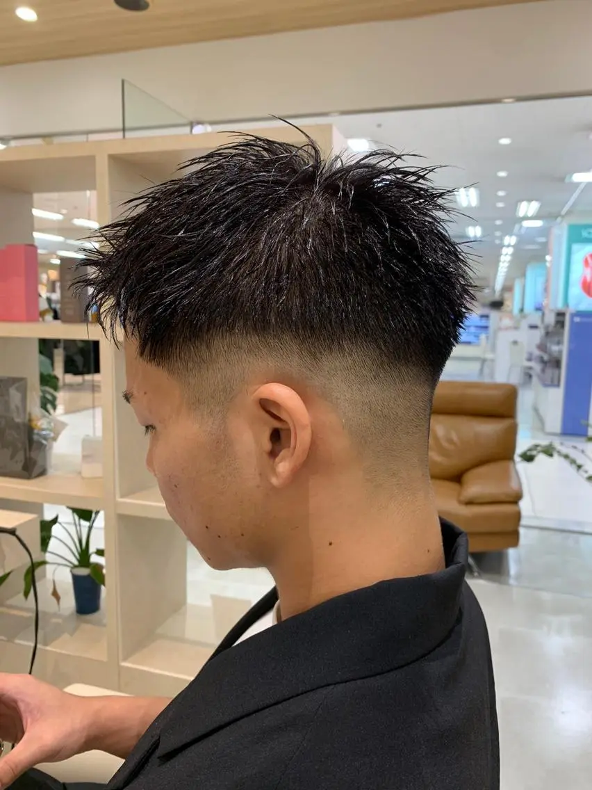 メンズ フェードカット 神田 桃菜のヘアスタイル