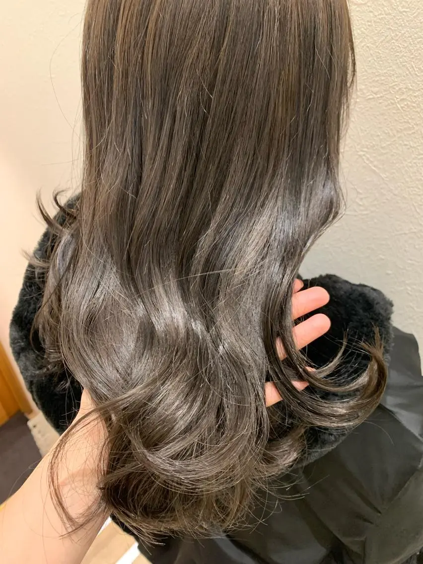 ロング カラー ダークグレー ダークグレージュ グレージュ hubhair レイヤー/透明感のヘアスタイル