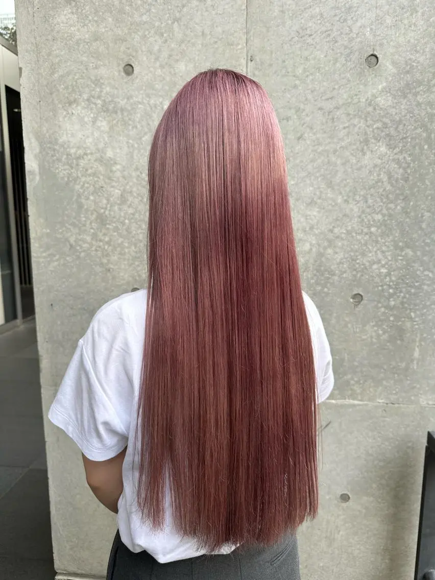 ロング カラー タイトボブ個性派カラ ーAKANEのヘアスタイル