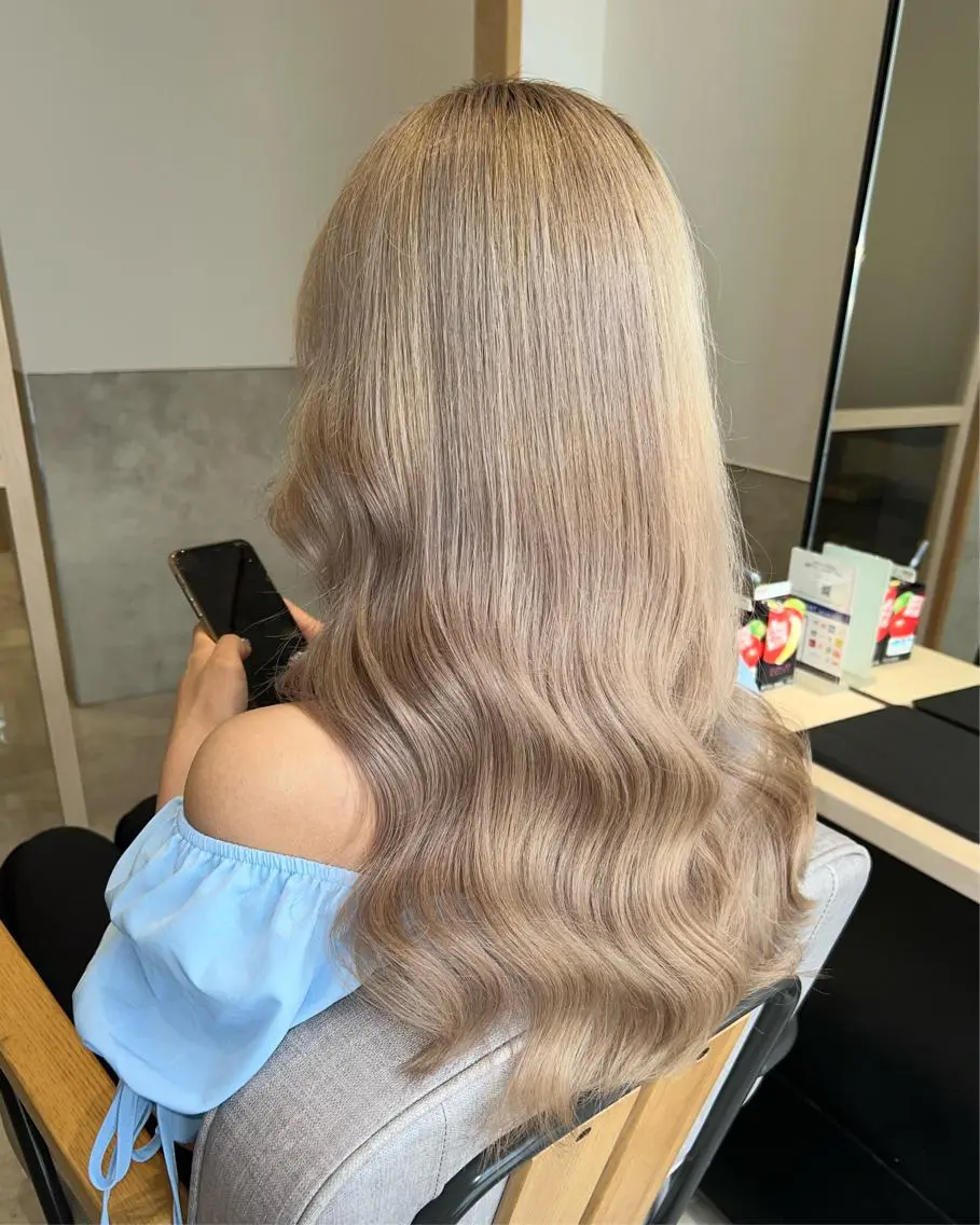 ロング カラー ✨ブリーチ無し 透明感HIDEのヘアスタイル