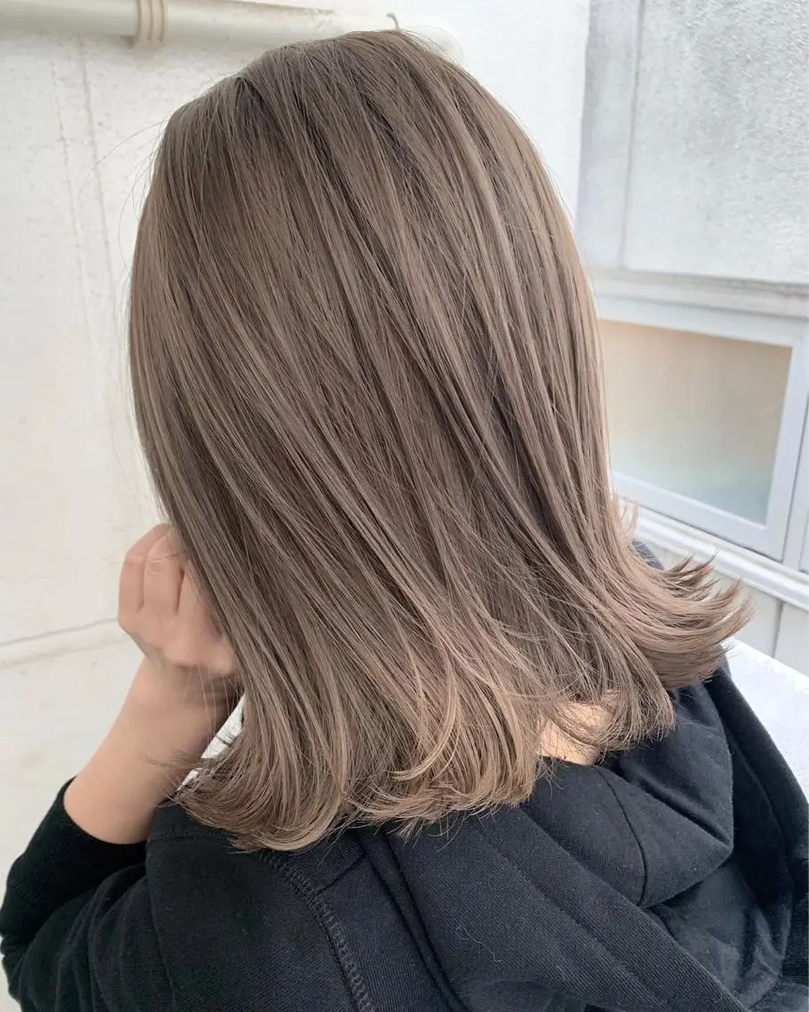 ミディアム カラー ブリーチ ハイトーンカラー カット ヘアカラー トリートメント 福西 洋斗のヘアスタイル