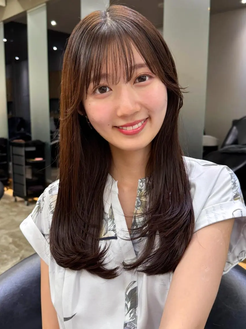 ロング カット ヘアカラー トリートメント Lond oneのヘアスタイル