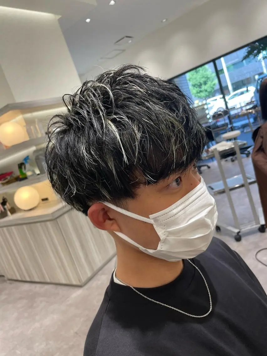 ショート カラー メンズ メンズメッシュ ブロンド メッシュ ホワイトブロンド メンズ特化/今池駅 徒歩1分/岡本一真のヘアスタイル