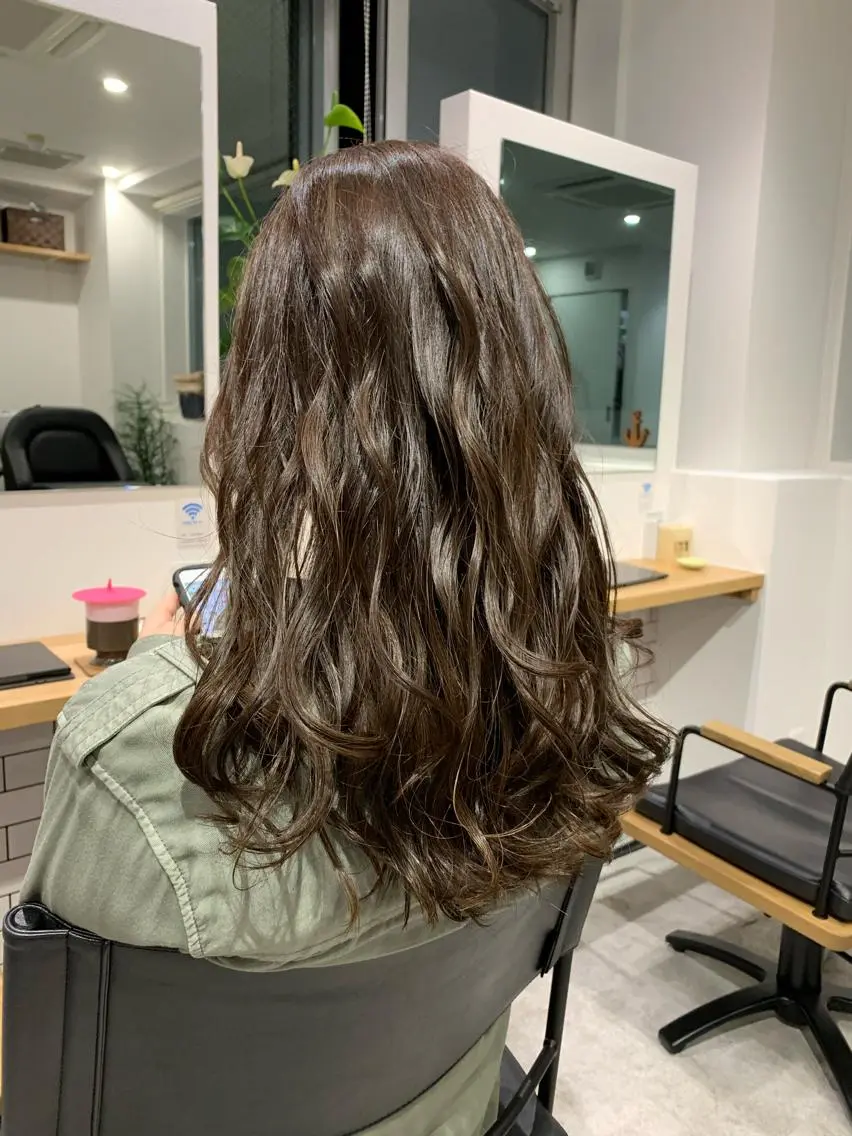 セミロング カラー アッシュ バレイヤージュ ベージュカラー ブロンド ブルーカラー レイヤーカット/ 艶カラー/RYOMAのヘアスタイル