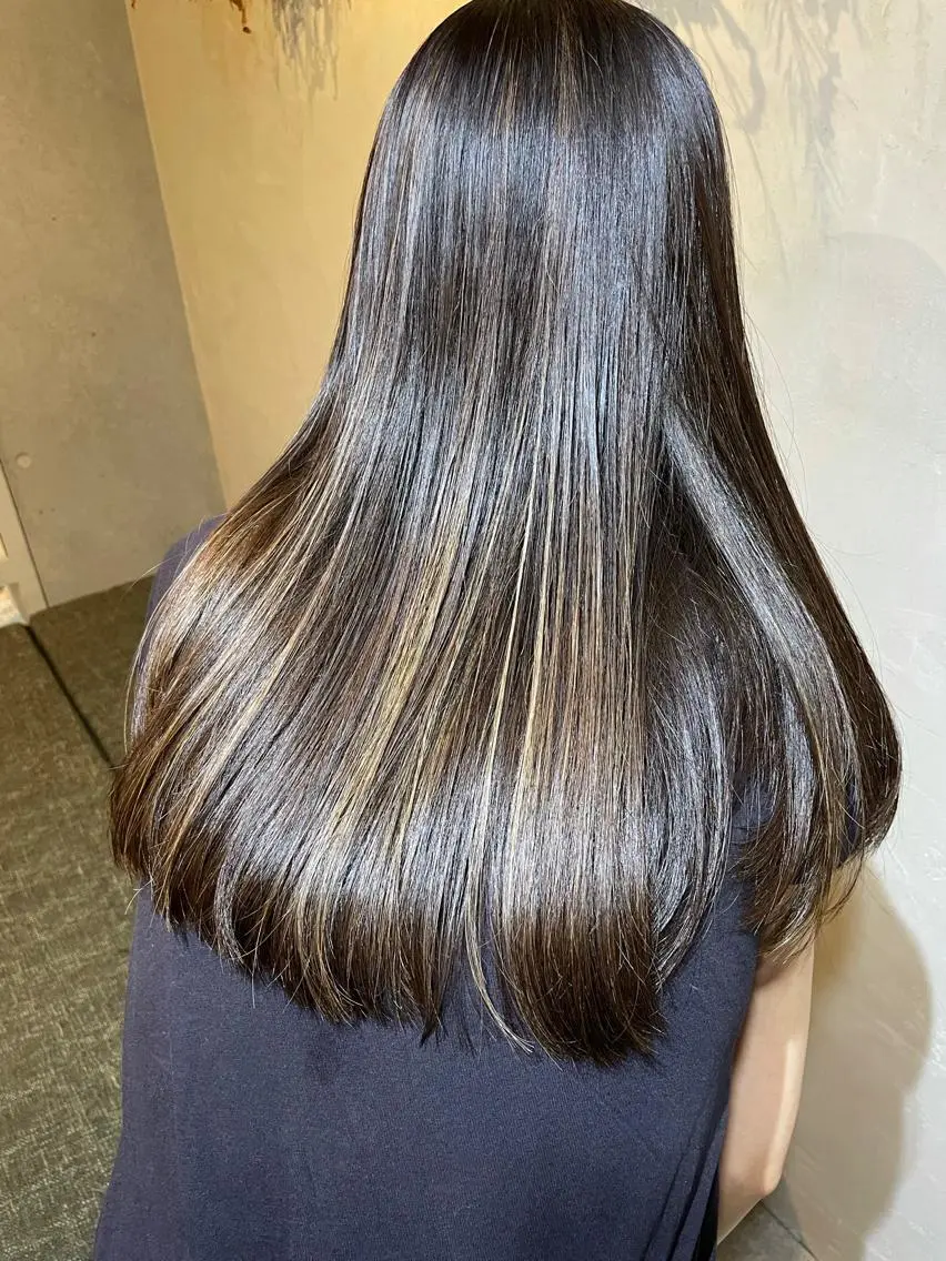 ロング カラー ハイライトカラー ハイライト ロング 美髪× ヘアセット✨Araiのヘアスタイル
