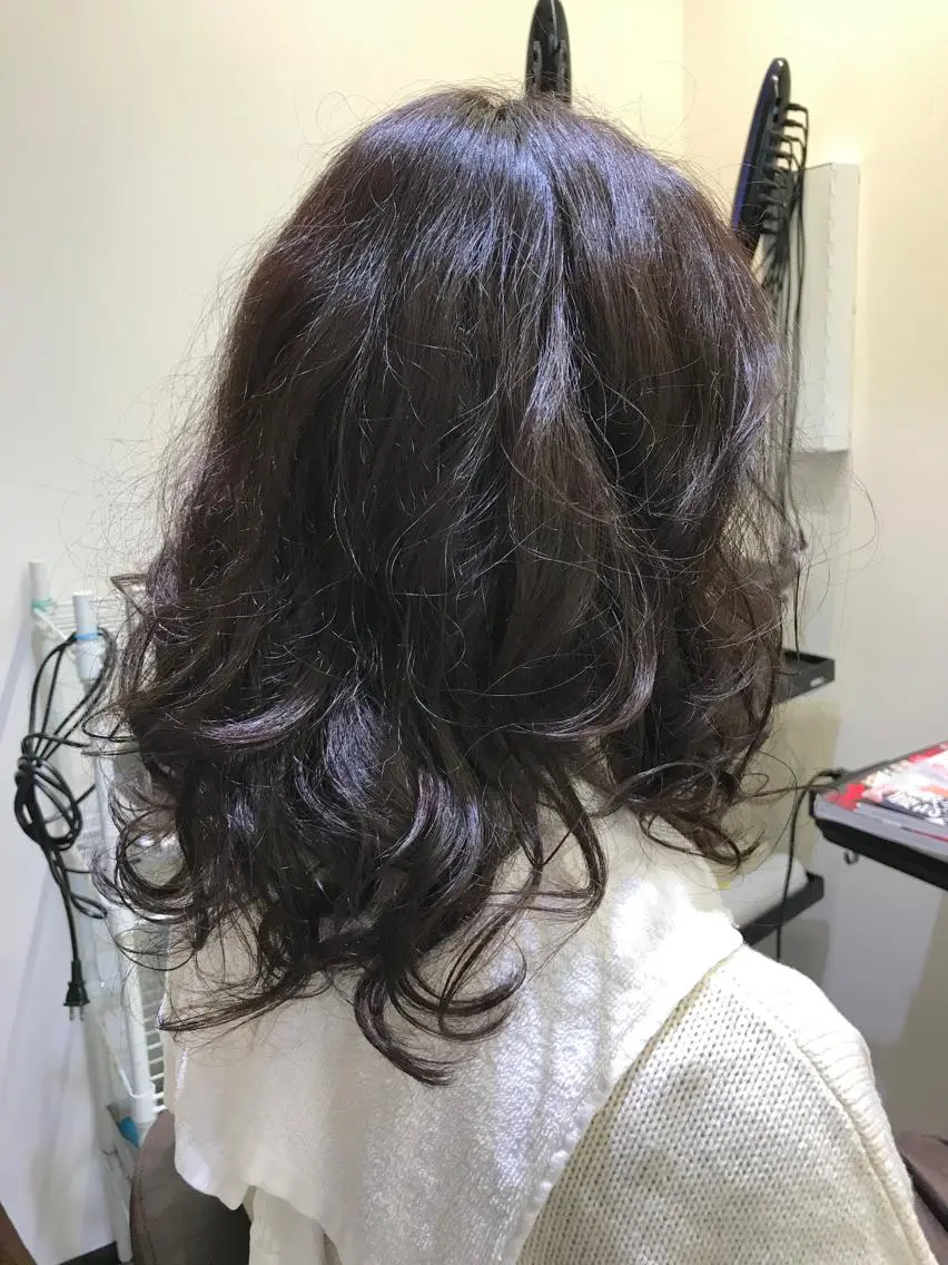 ミディアム カラー パーマ ミディアムパーマ アッシュ アッシュブラウン ブラウンカラー Renatus店長 金子裕美のヘアスタイル