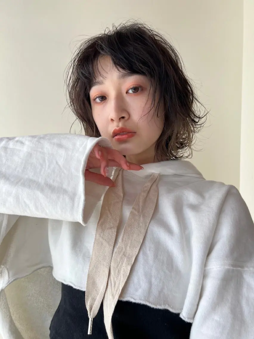 ショート カラー パーマ ヘアアレンジ ヘアカラー 縮毛矯正 トリートメント くびれレイヤー/艶 カラー　MADOKAのヘアスタイル