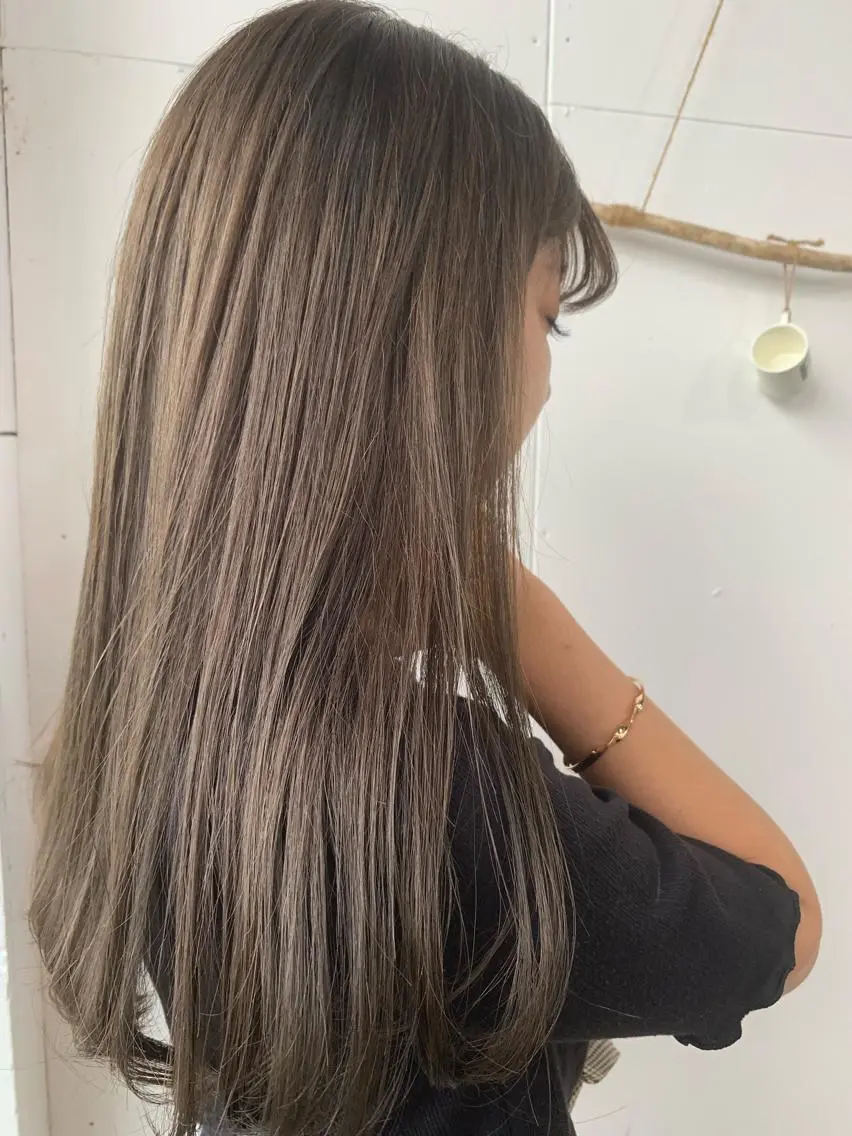 ロング カラー RINKA 琳茄のヘアスタイル