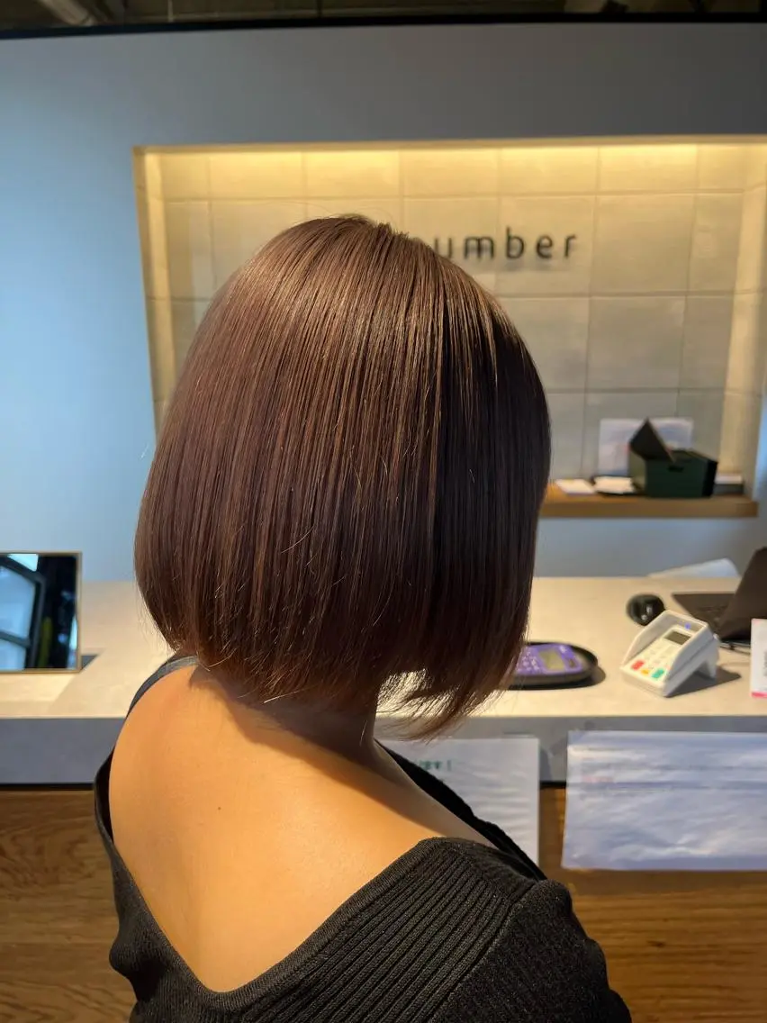 ミディアム カット ヘアカラー Number CHIHIROのヘアスタイル