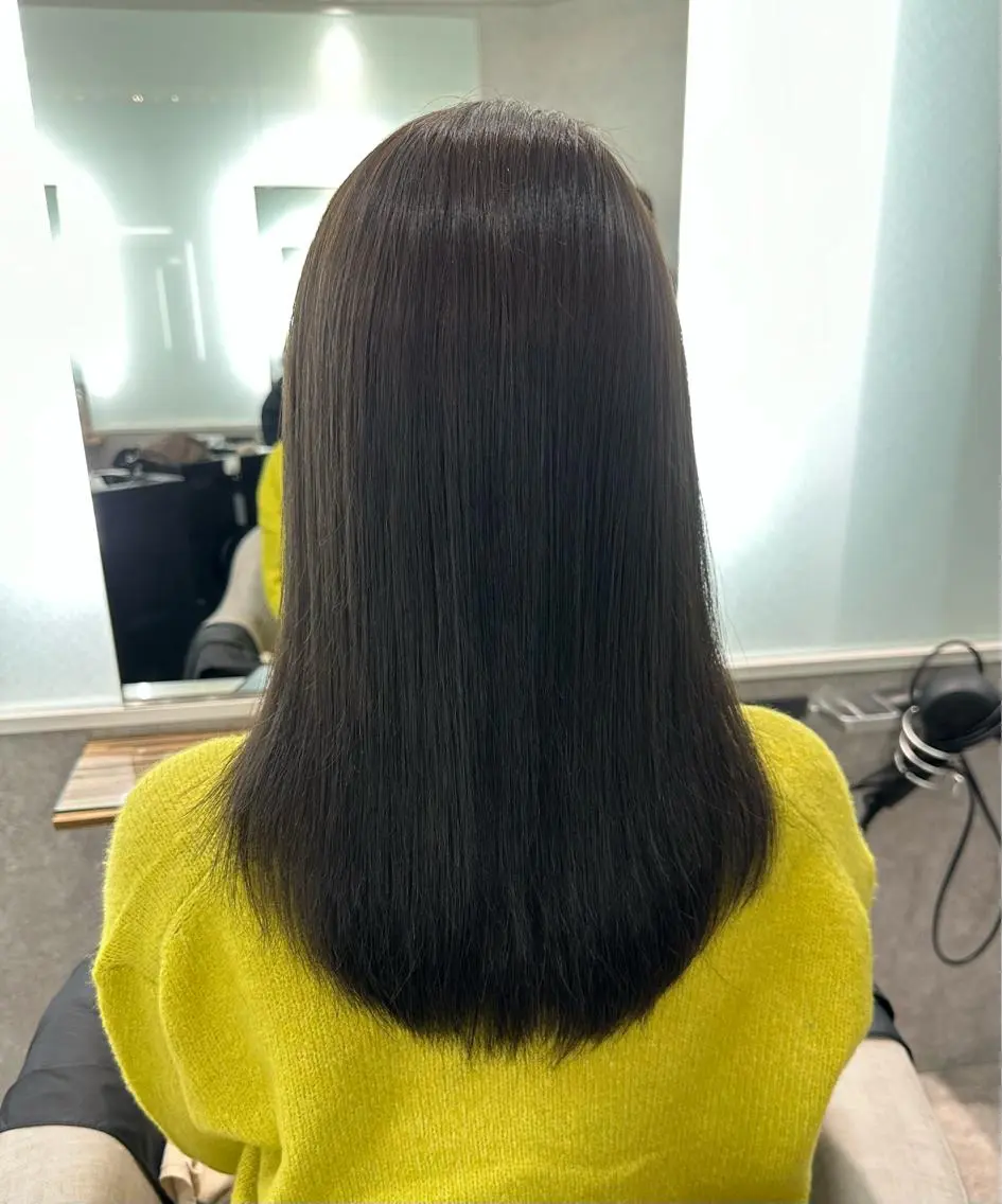 ミディアム 艶カラー✨レイヤー 𝐚𝐲𝐚𝐤𝐚のヘアスタイル