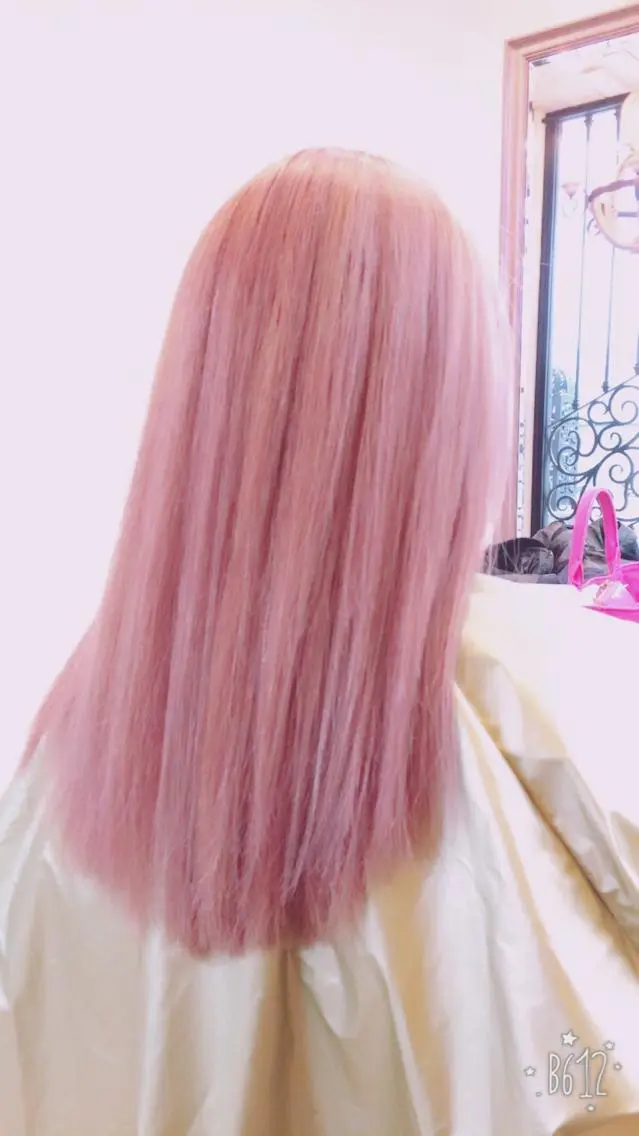 セミロング ハイトーン得意😍 Lumiereのヘアスタイル