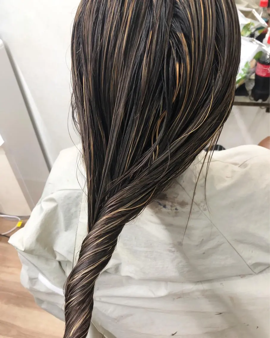 セミロング カラー ハイライトカラー ハイライト TOWA 野村　コウダイのヘアスタイル