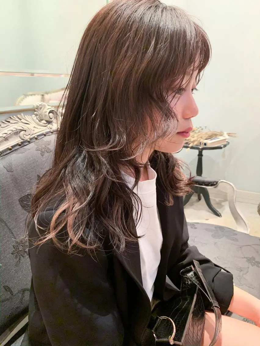 セミロング 顔周りカット レイヤーカット yoke 《ヨーク》のヘアスタイル