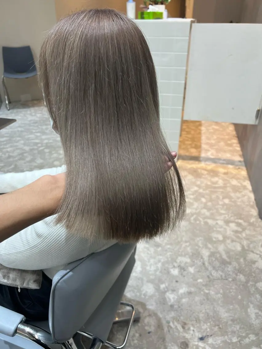 ミディアム ハイライト 髪質改善 レイヤーカット トリートメント 艶カラー💎 髪質改善🎈アトワのヘアスタイル