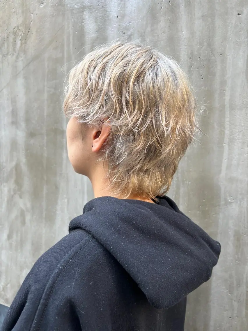 ショート カラー ベージュカラー ホワイトベージュ ウルフカット 🍇おぐら めぐみ🍇のヘアスタイル