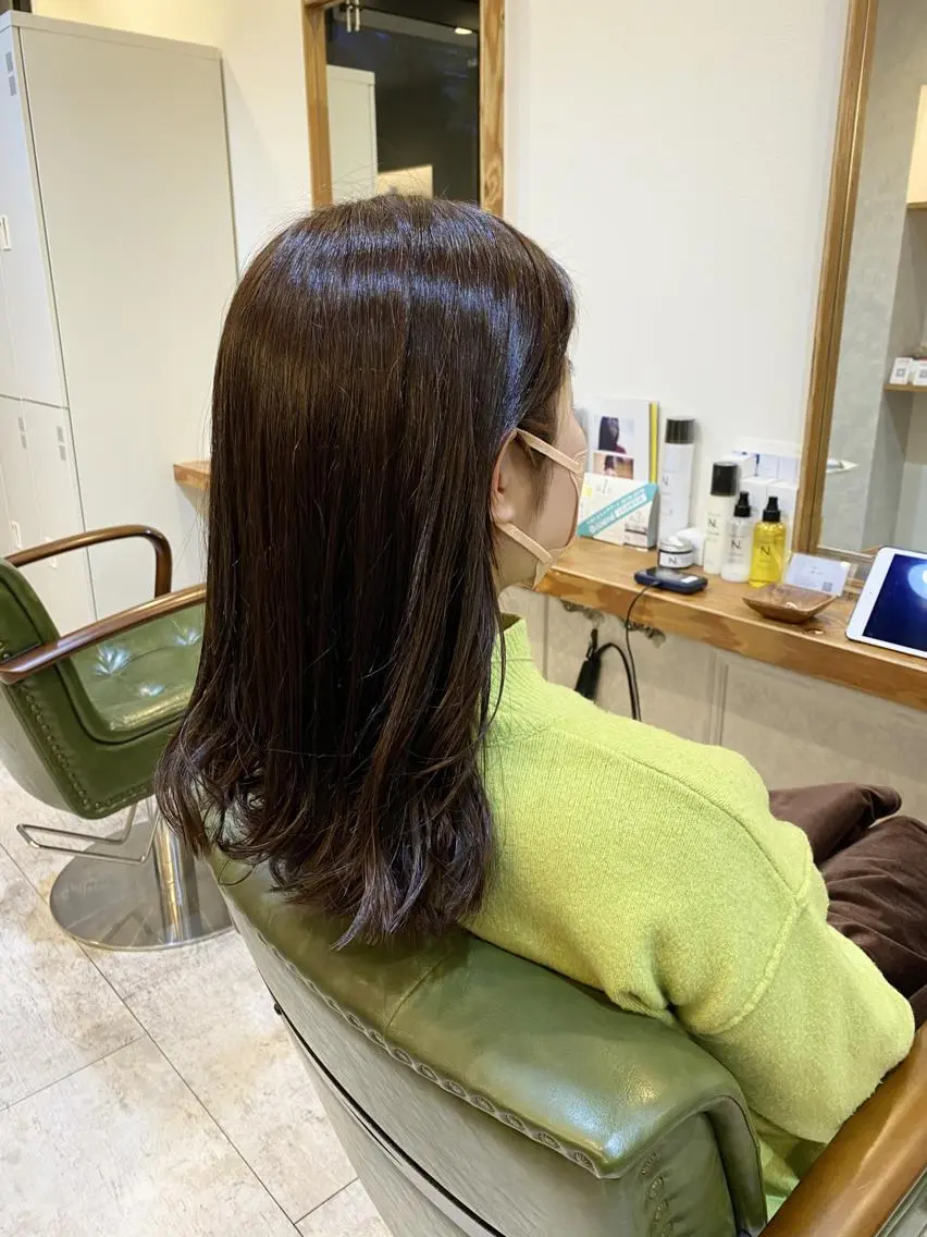 セミロング カラー セミロングパーマ アッシュ アッシュブラウン アッシュグレー アッシュグレージュ カット ヘアカラー トリートメント エイトウメダ 店長　稲尾友則のヘアスタイル