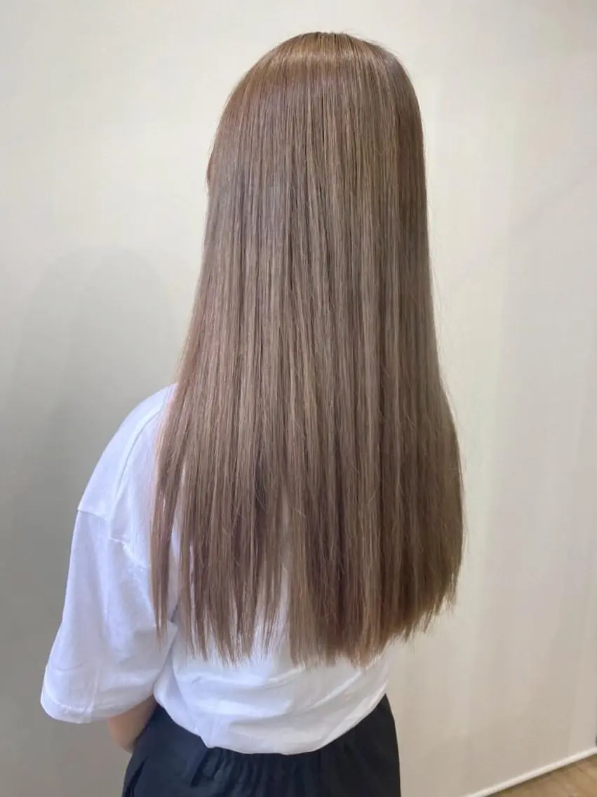 カラー white.梅田 デザインカラー🦄のヘアスタイル