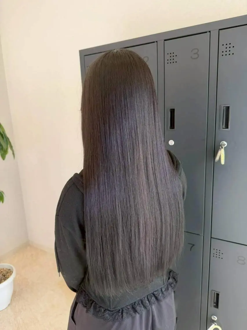 ロング 山崎 彩稀のヘアスタイル