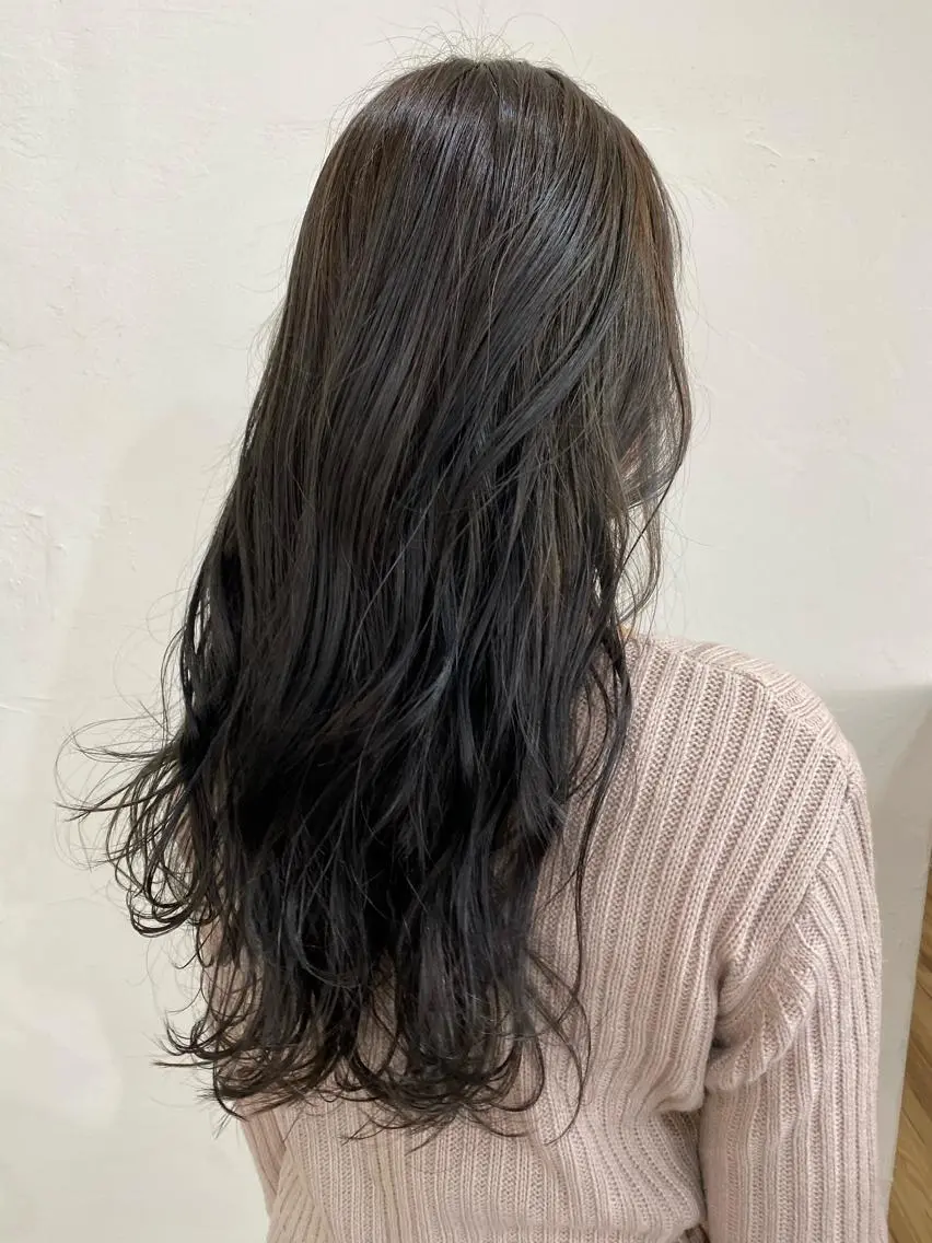 ロング カラー ヘアアレンジ ブルーカラー ブルージュ 透明感カラー オレンジ 暗髪カラー🫐 おくだりんかのヘアスタイル