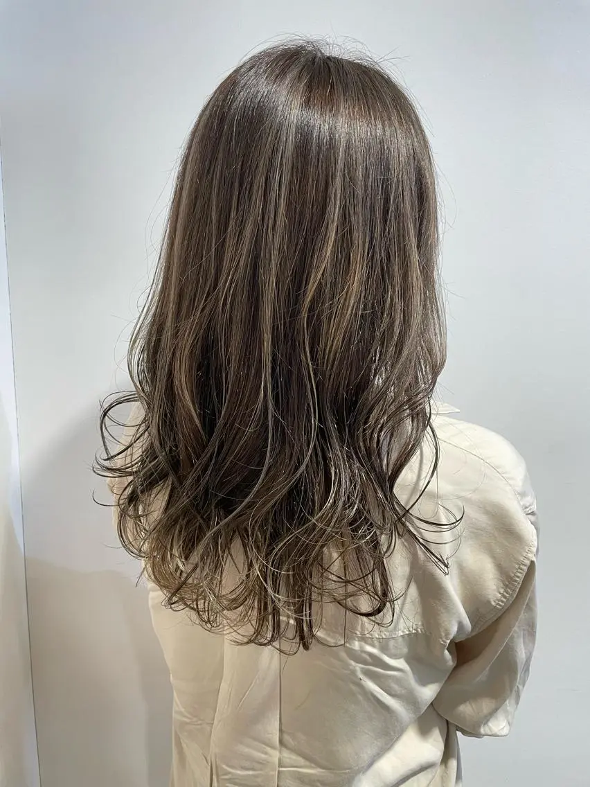 ミディアム カラー パーマ ヘアアレンジ キッズ カット ヘアカラー トリートメント 韓国♡ハイライト ♡YURIのヘアスタイル