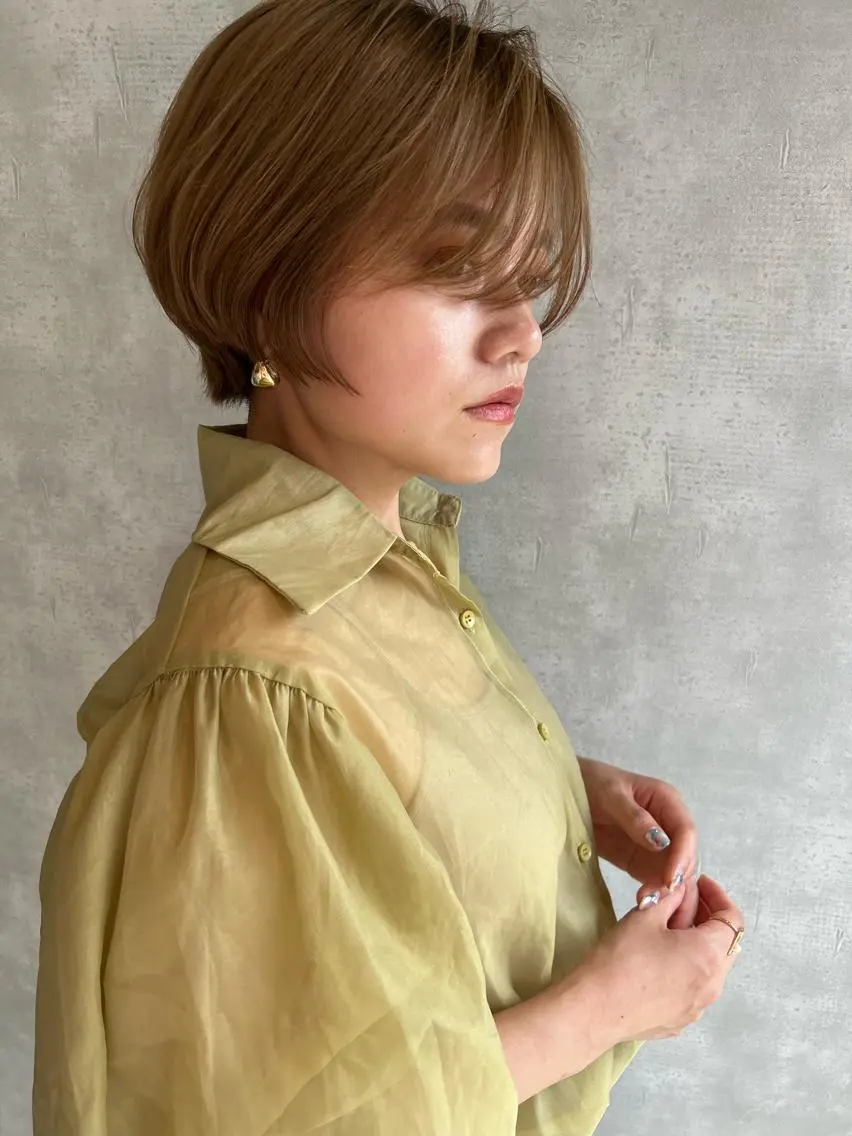 ショート カラー ヘアアレンジ ベージュカラー ハイトーンカラー ミルクティーベージュ ショートヘア カット ヘアカラー トリートメント 韓国モテhair🍑 momoのヘアスタイル