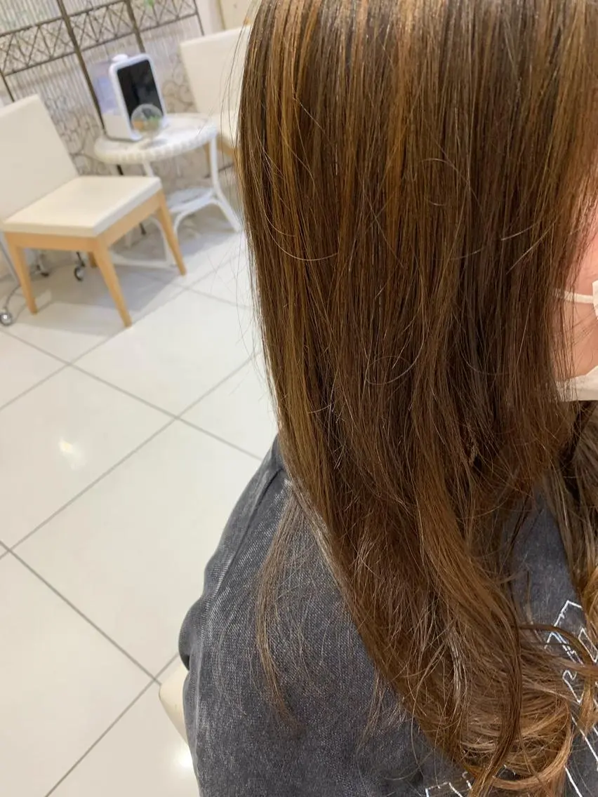 ロング ハイライト 副店長 星野 梨南葉のヘアスタイル